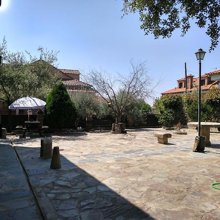 Casa Rural Pena Falcon Torrejón el Rubio Kültér fotó