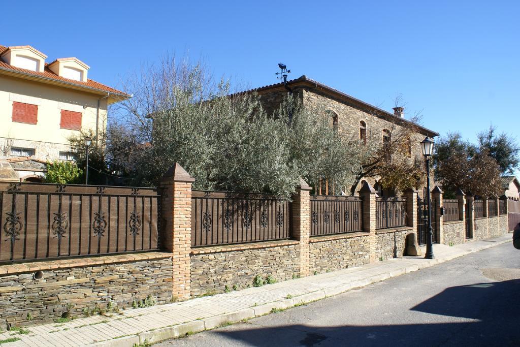 Casa Rural Pena Falcon Torrejón el Rubio Kültér fotó