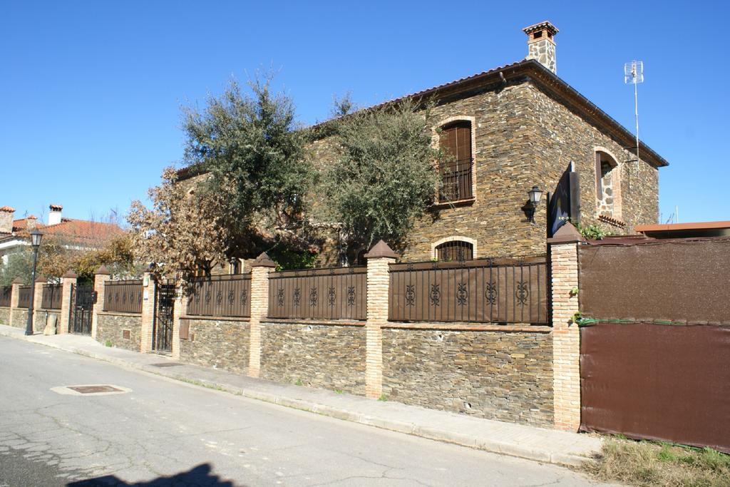 Casa Rural Pena Falcon Torrejón el Rubio Kültér fotó