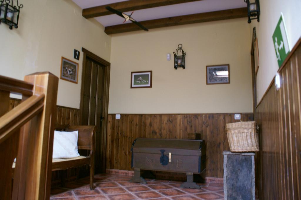 Casa Rural Pena Falcon Torrejón el Rubio Kültér fotó