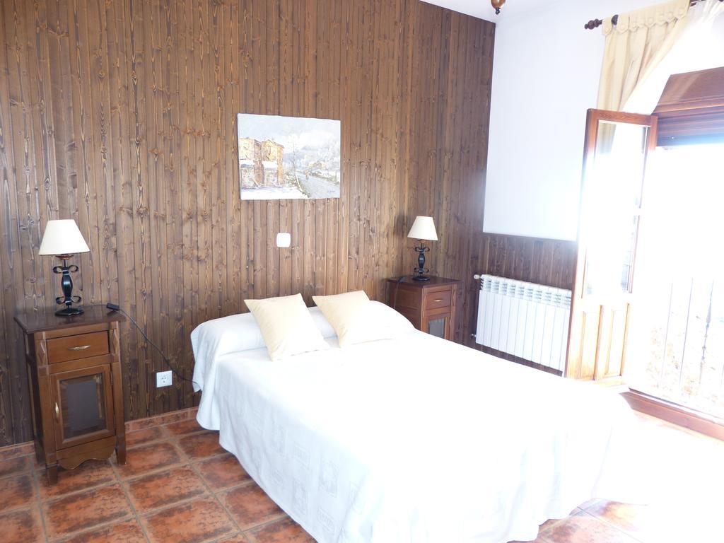 Casa Rural Pena Falcon Torrejón el Rubio Szoba fotó