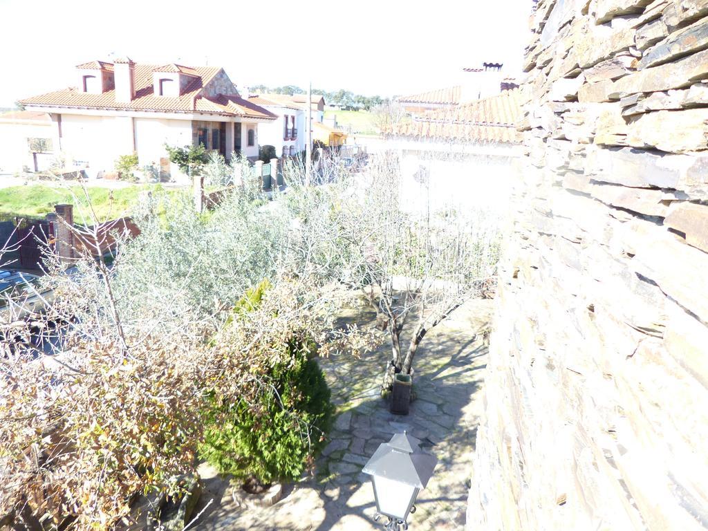 Casa Rural Pena Falcon Torrejón el Rubio Kültér fotó