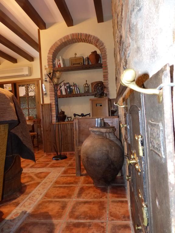 Casa Rural Pena Falcon Torrejón el Rubio Kültér fotó