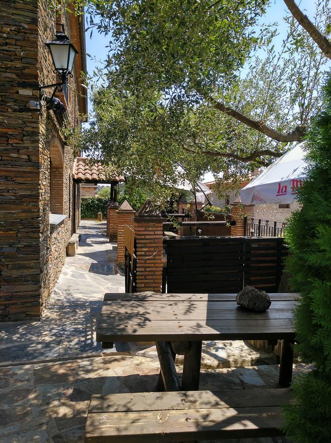 Casa Rural Pena Falcon Torrejón el Rubio Kültér fotó