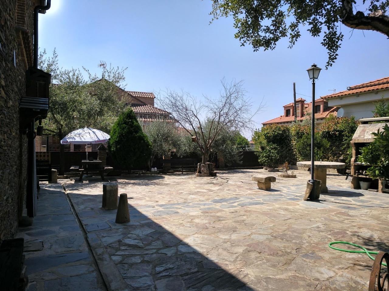 Casa Rural Pena Falcon Torrejón el Rubio Kültér fotó