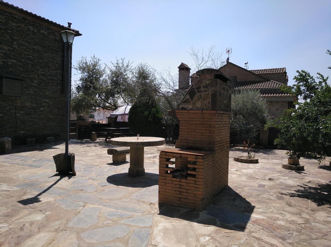Casa Rural Pena Falcon Torrejón el Rubio Kültér fotó