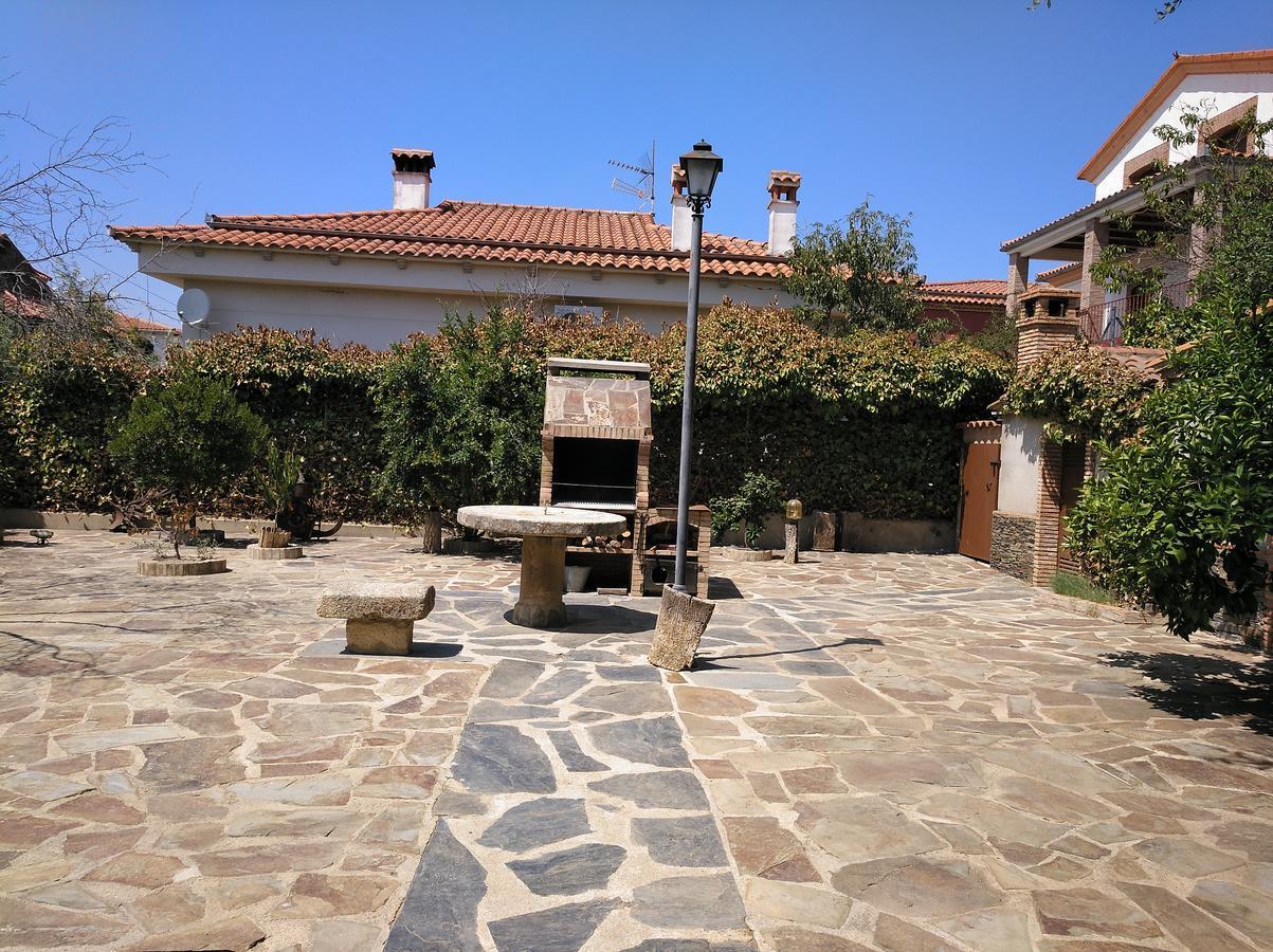 Casa Rural Pena Falcon Torrejón el Rubio Kültér fotó